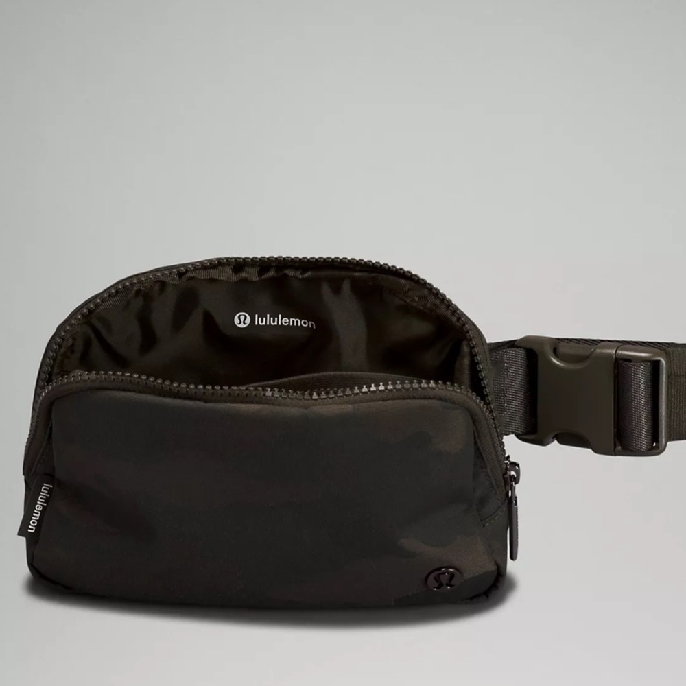 Lululemon Everywhere Belt Bag Camo Crossbody Sling Bag Nwt - Picture 2 of 6